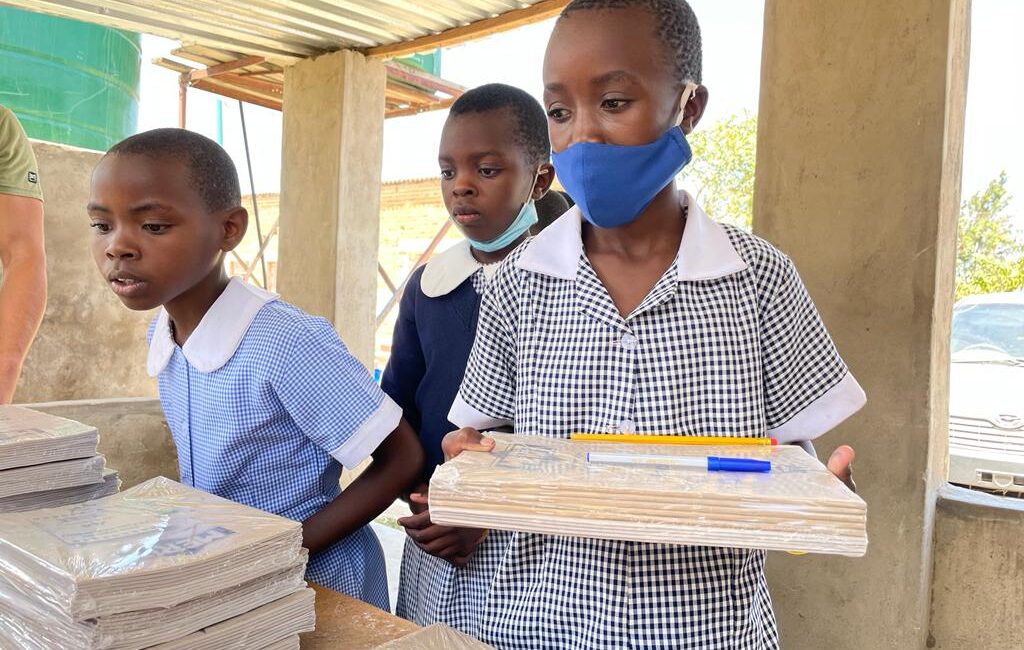 Grundschule Kaufbeuren-Oberbeuren unterstützt 2 Patenkinder in Simbabwe